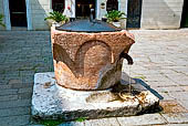 Venezia, vera da pozzo in campo San Vidal.