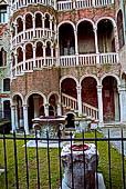 Venezia, Palazzo Contarini del Bovolo, dettaglio della scala a chiocciola. 