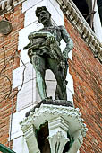Venezia, Campo della Pescaria, fondamenta de li prigioni