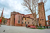 Venezia, Campo S. Giacomo dell'Orio, Ciesa di S. Giacomo dell'Orio, absidi e campanile 